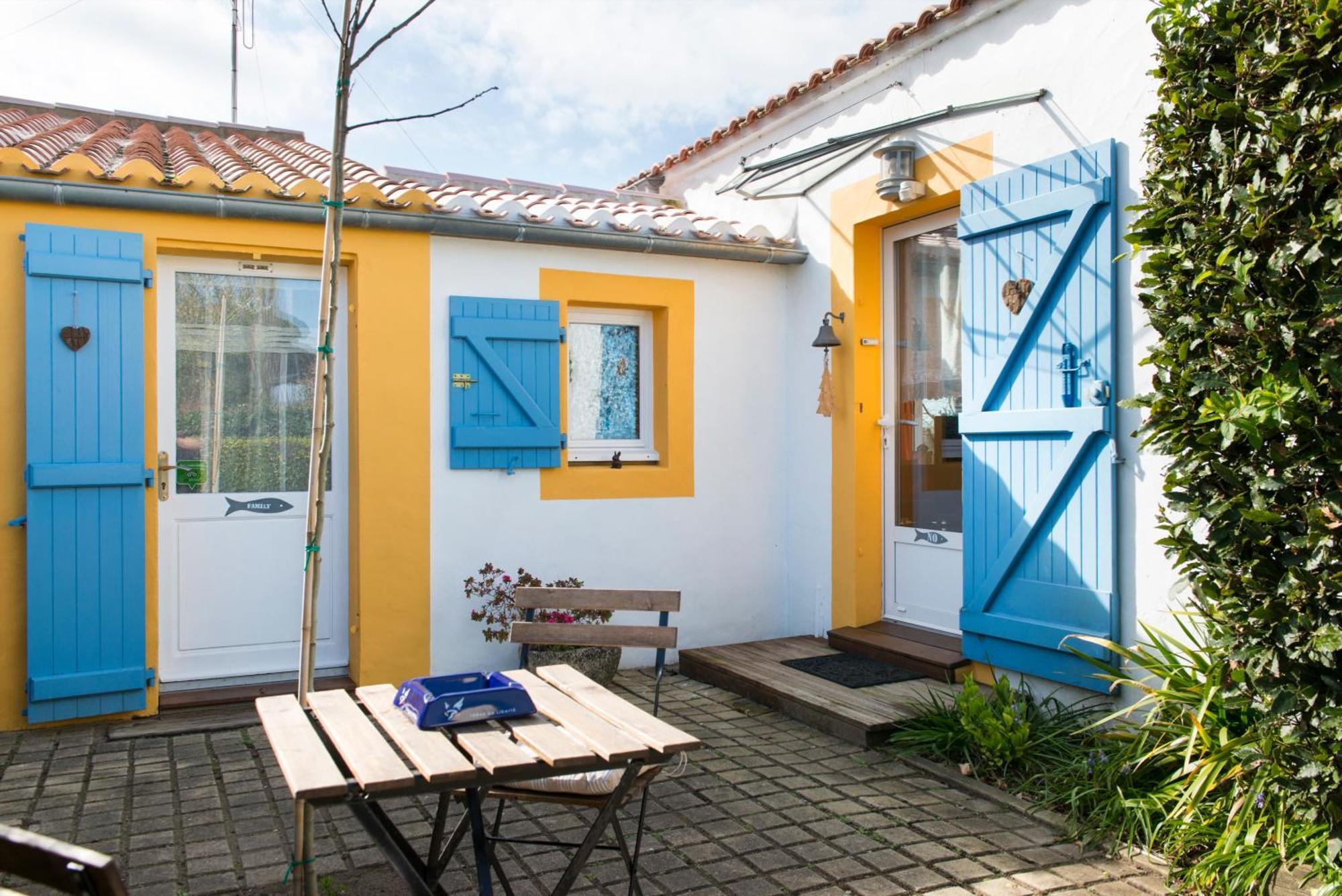 Les Yeux Bleus Bed & Breakfast Noirmoutier-en-l'Ile Exterior photo
