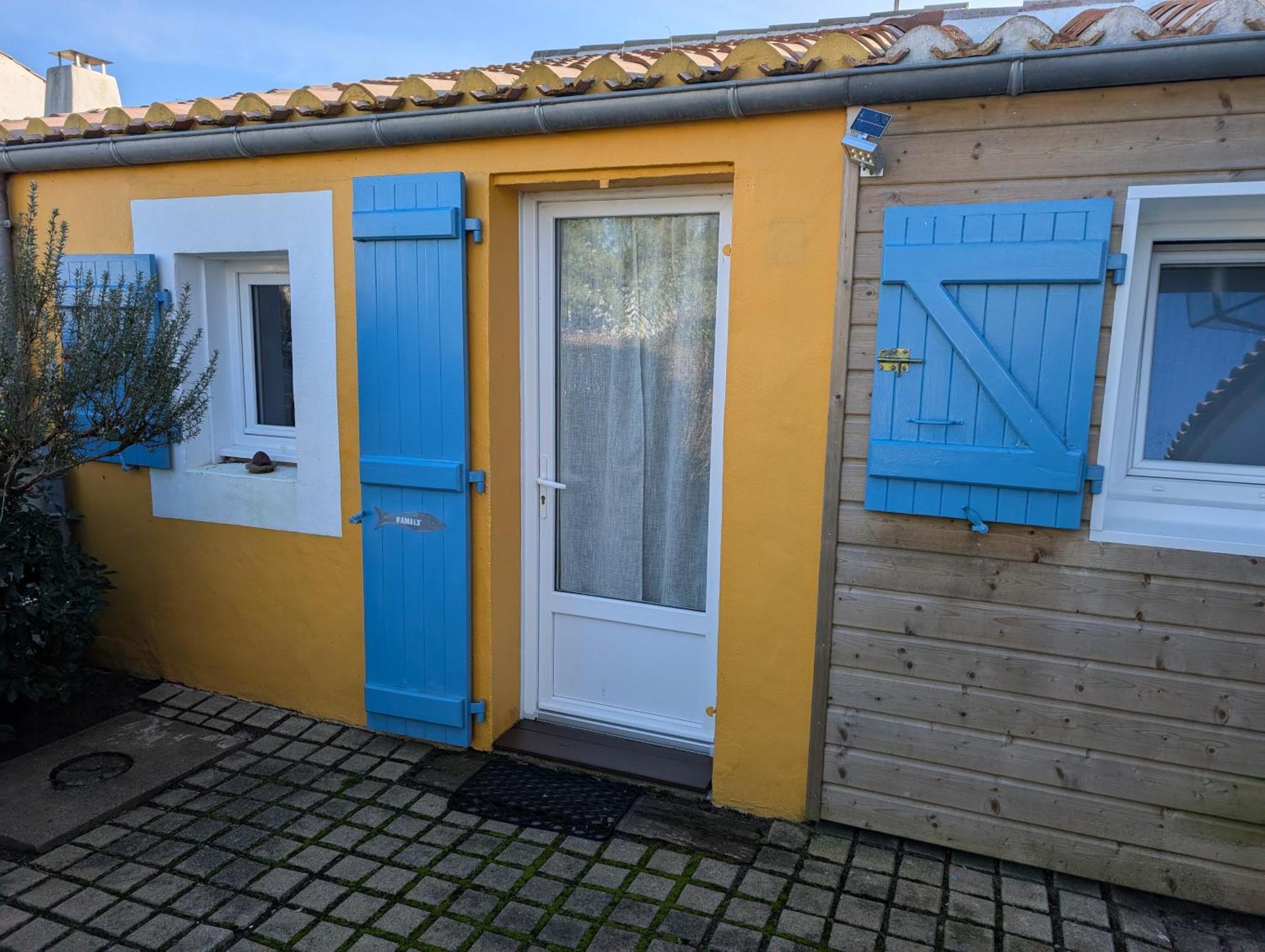 Les Yeux Bleus Bed & Breakfast Noirmoutier-en-l'Ile Exterior photo