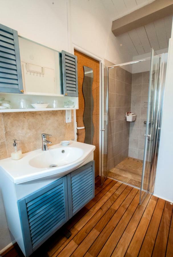 Les Yeux Bleus Bed & Breakfast Noirmoutier-en-l'Ile Exterior photo